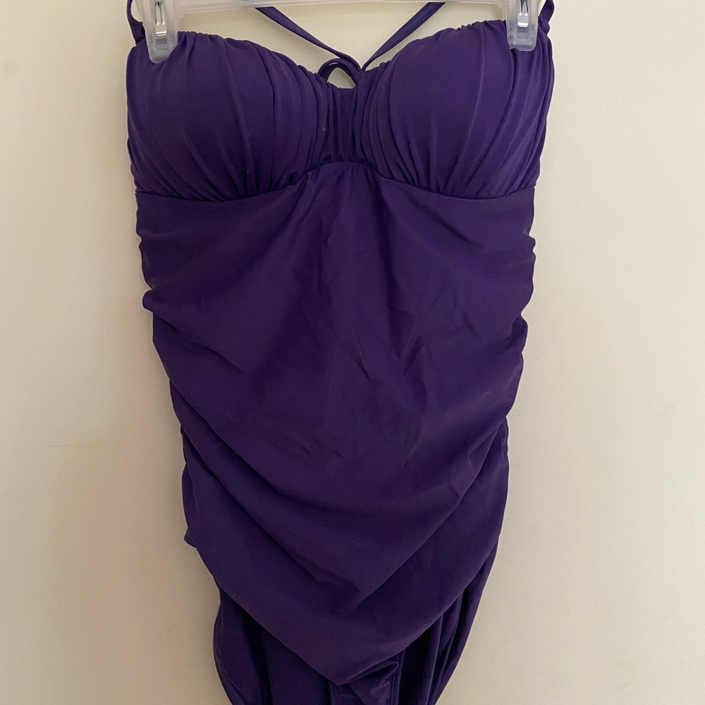 Women’s bathing suit